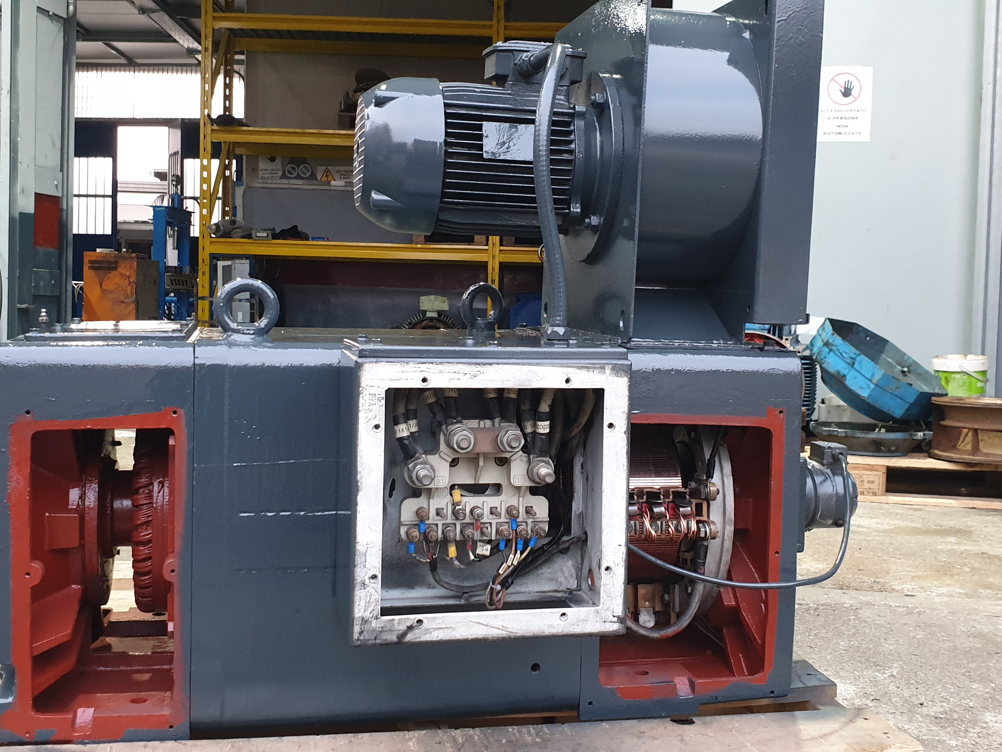 Motore a corrente continua a ventilazione forzata